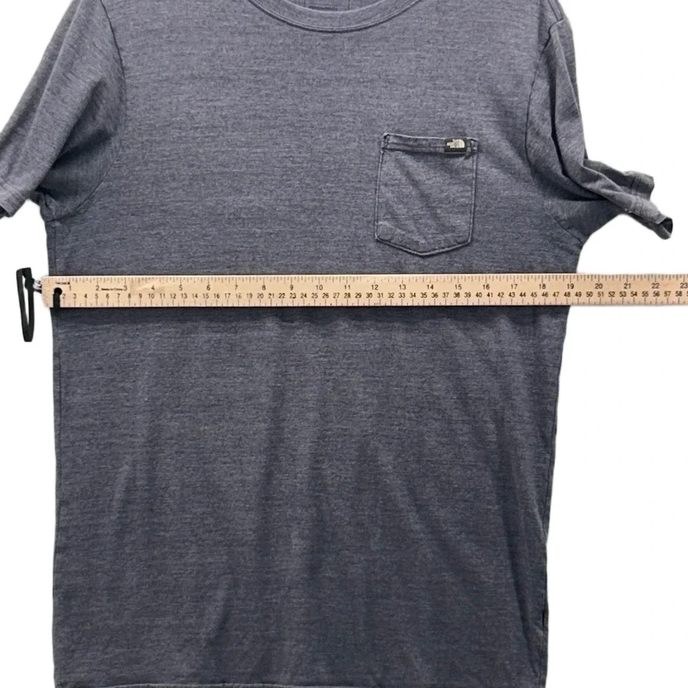 The North Face Mens‎ Slim Fit Shirt M Basic Essential Soft Worn-in Hiking Travel